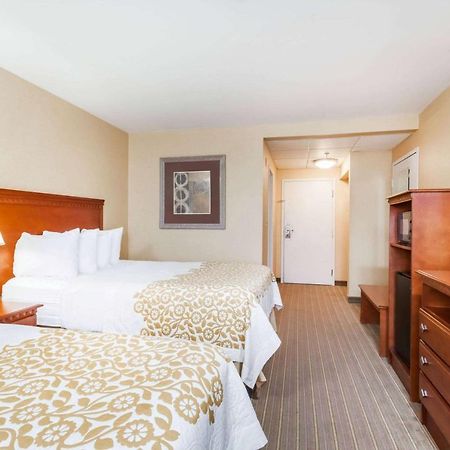 Days Inn By Wyndham Windsor Locks / Bradley Intl Airport Exterior foto