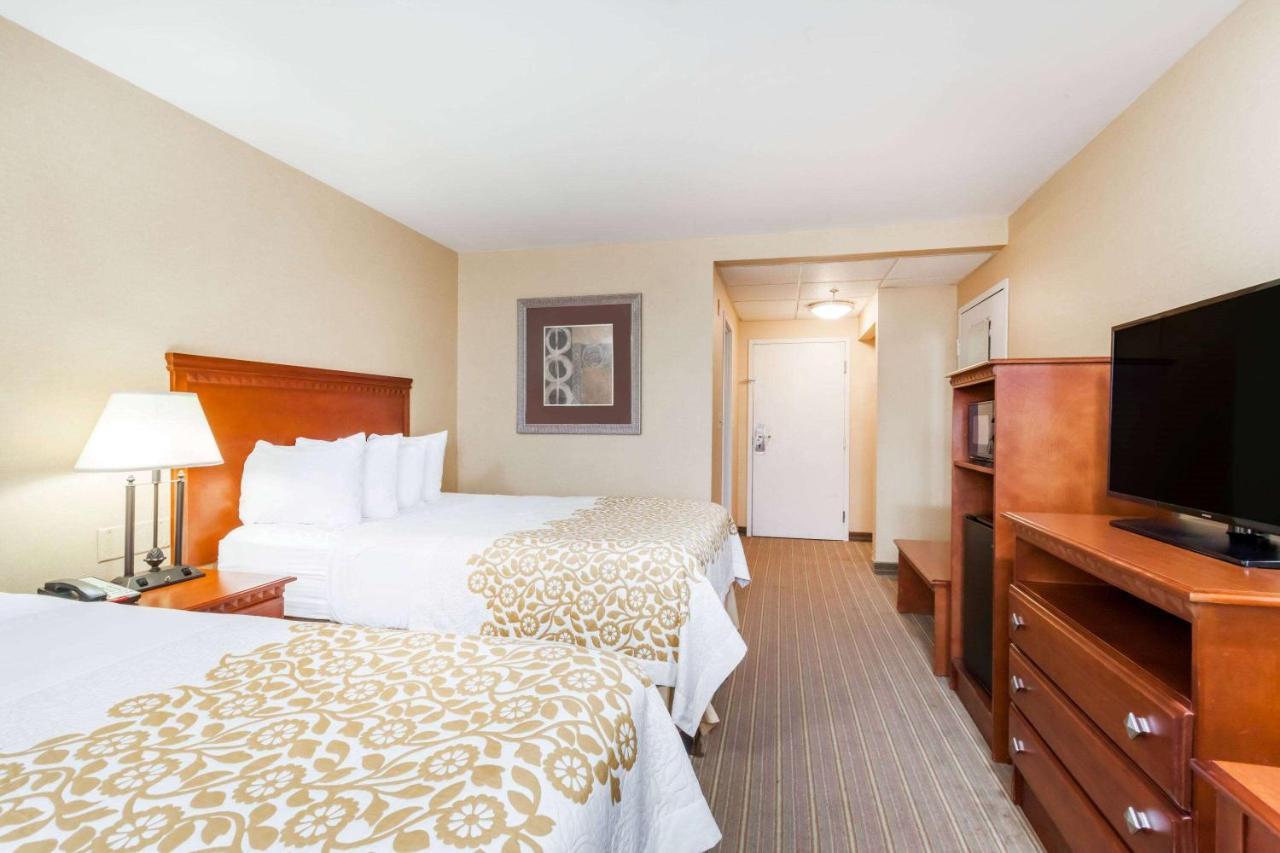 Days Inn By Wyndham Windsor Locks / Bradley Intl Airport Exterior foto