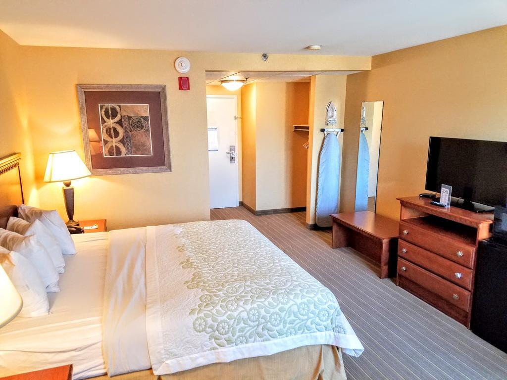 Days Inn By Wyndham Windsor Locks / Bradley Intl Airport Exterior foto