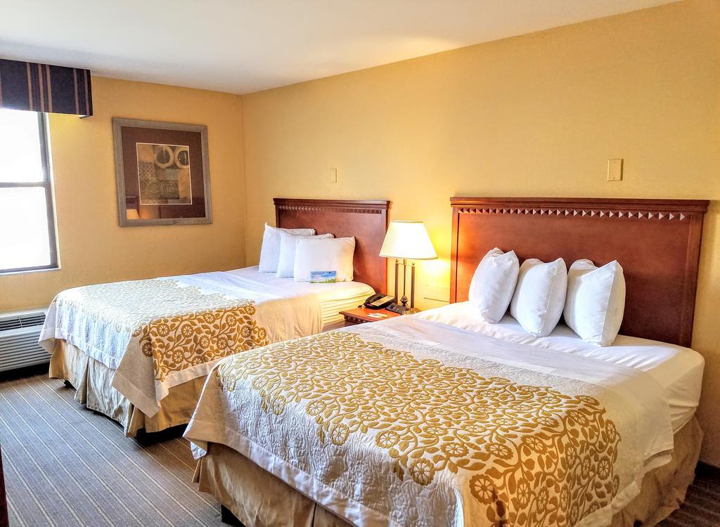 Days Inn By Wyndham Windsor Locks / Bradley Intl Airport Exterior foto