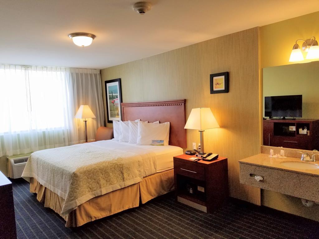 Days Inn By Wyndham Windsor Locks / Bradley Intl Airport Exterior foto
