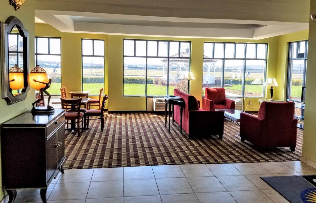 Days Inn By Wyndham Windsor Locks / Bradley Intl Airport Exterior foto