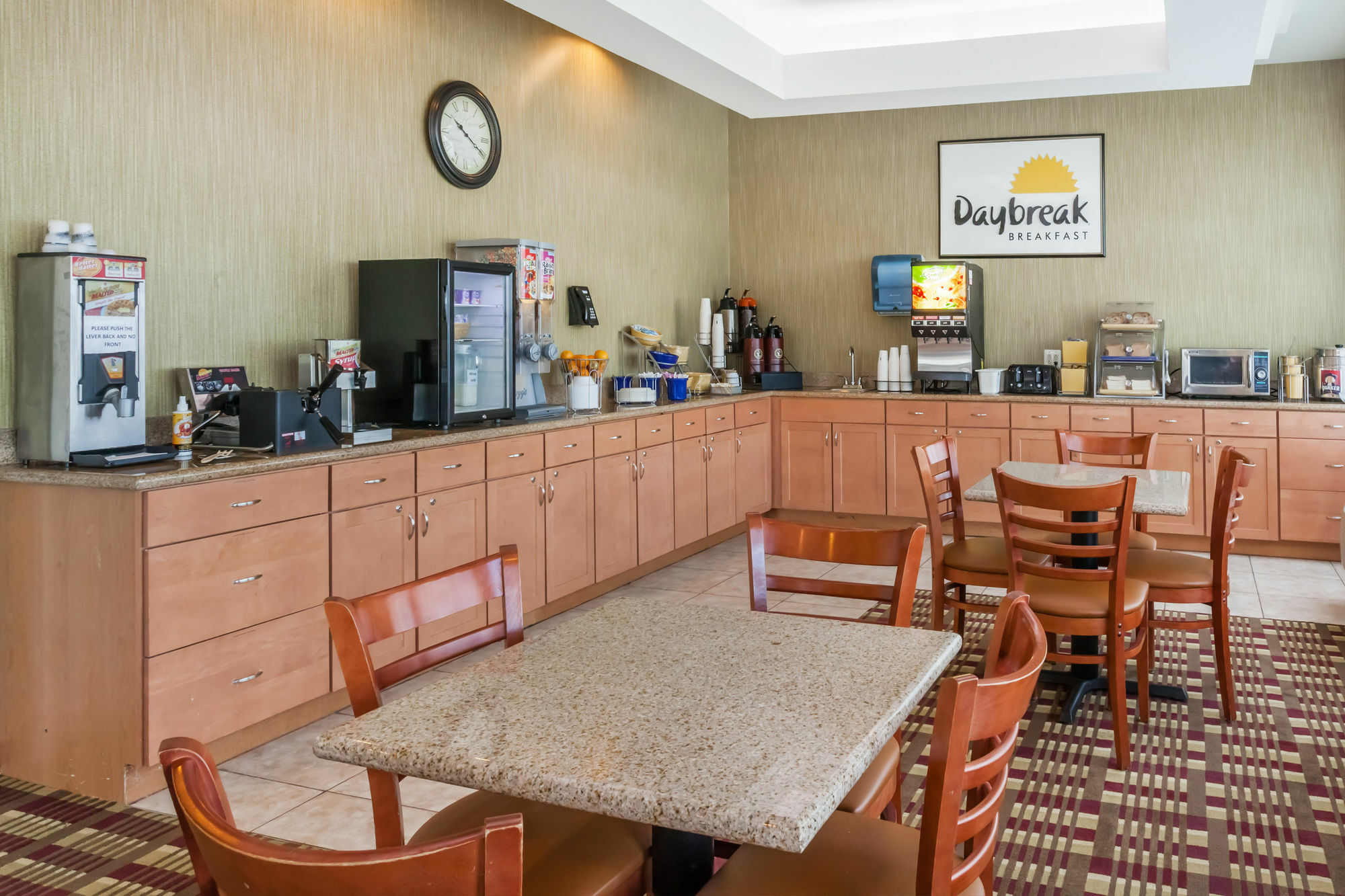Days Inn By Wyndham Windsor Locks / Bradley Intl Airport Exterior foto